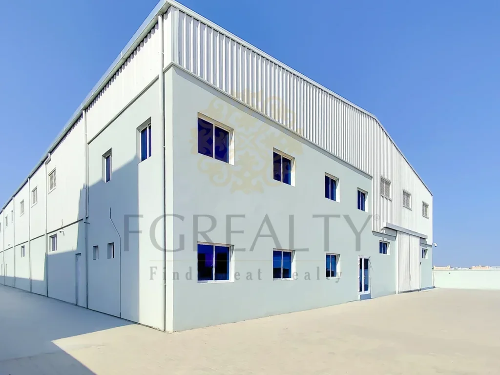 مخازن و مستودعات - الوكرة  - وادي ابا صليل  -المساحة: 3100 متر مربع