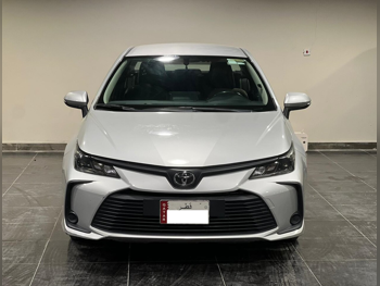 تويوتا  كورولا  ال اي  2020  اوتوماتيك  227,000 كم  4 سلندر  سحب امامي  سيدان  فضي