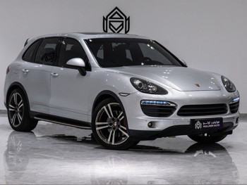 بورش  كيان  اس  2012  اوتوماتيك  129,000 كم  6 سلندر  دفع رباعي  اس يو في  فضي