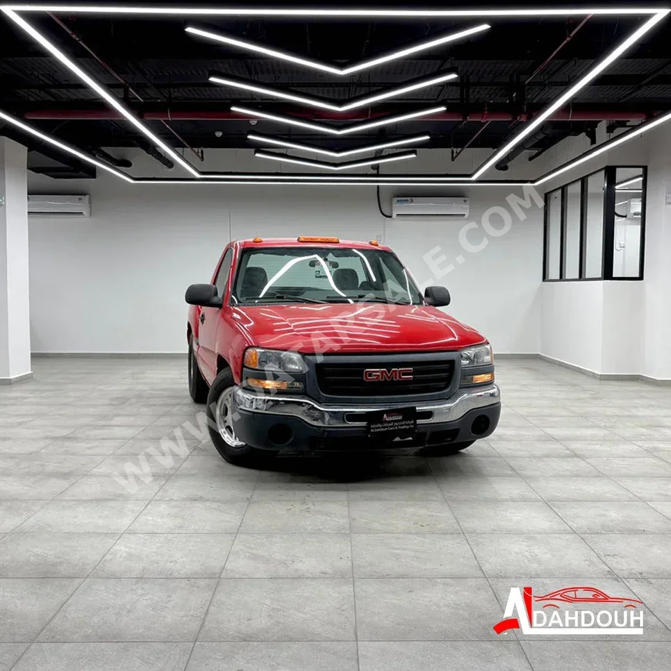 جي ام سي  سييرا  1500  2000  اوتوماتيك  238,000 كم  8 سلندر  دفع رباعي  بيكب  أحمر