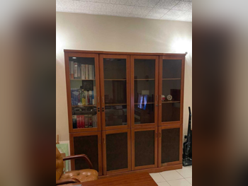 مكتبات و وحدات رفوف مكتبة  - بنى