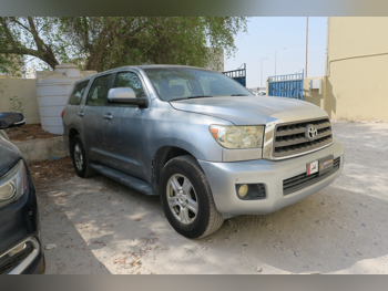 Toyota  Sequoia  2014  Automatic  450,000 Km  8 Cylinder  Four Wheel Drive (4WD)  SUV  Silver