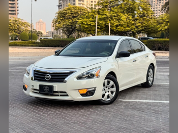 Nissan  Altima  2.5 S  2014  Automatic  178,000 Km  6 Cylinder  Four Wheel Drive (4WD)  Sedan  White  With Warranty