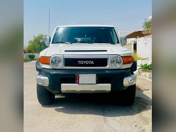 Toyota  FJ Cruiser  TRD  2015  Automatic  106,000 Km  6 Cylinder  Four Wheel Drive (4WD)  SUV  White