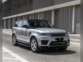 لاند روفر  رنج روفر  سبورت اتش اس اي  2018  اوتوماتيك  110,000 كم  6 سلندر  دفع رباعي  اس يو في  فضي