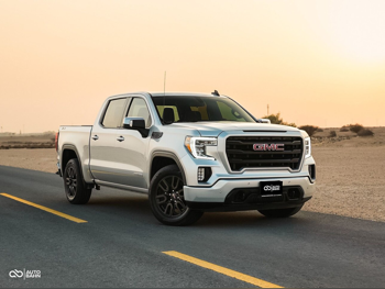 GMC  Sierra  Elevation  2022  Automatic  108,000 Km  8 Cylinder  Four Wheel Drive (4WD)  Pick Up  Silver