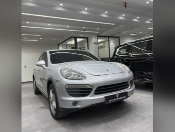 بورش  كيان  اس  2011  اوتوماتيك  197,000 كم  8 سلندر  دفع رباعي  اس يو في  فضي