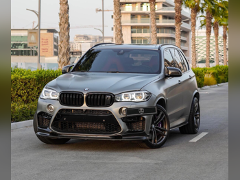بي ام دبليو  الفئة - اكس  اكس 5 ام  2017  اوتوماتيك  88,000 كم  8 سلندر  دفع رباعي  اس يو في  رمادي  تحت الضمان