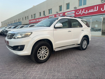 Toyota  Fortuner  2012  Automatic  271,000 Km  6 Cylinder  Four Wheel Drive (4WD)  SUV  White