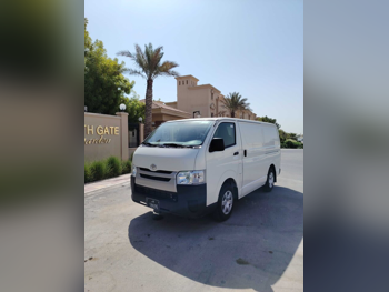 Toyota  Hiace  2023  Manual  117,000 Km  4 Cylinder  Rear Wheel Drive (RWD)  Van / Bus  White