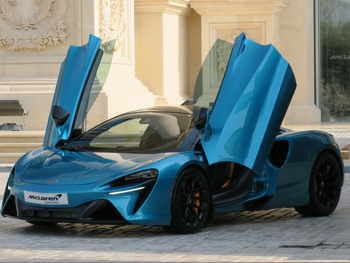 ماكلارين  ارتورا  2023  اوتوماتيك  5,500 كم  6 سلندر  دفع خلفي  كوبيه \ سبورت  ازرق  تحت الضمان