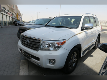 Toyota  Land Cruiser  VXR  2015  Automatic  242,000 Km  8 Cylinder  Four Wheel Drive (4WD)  SUV  White