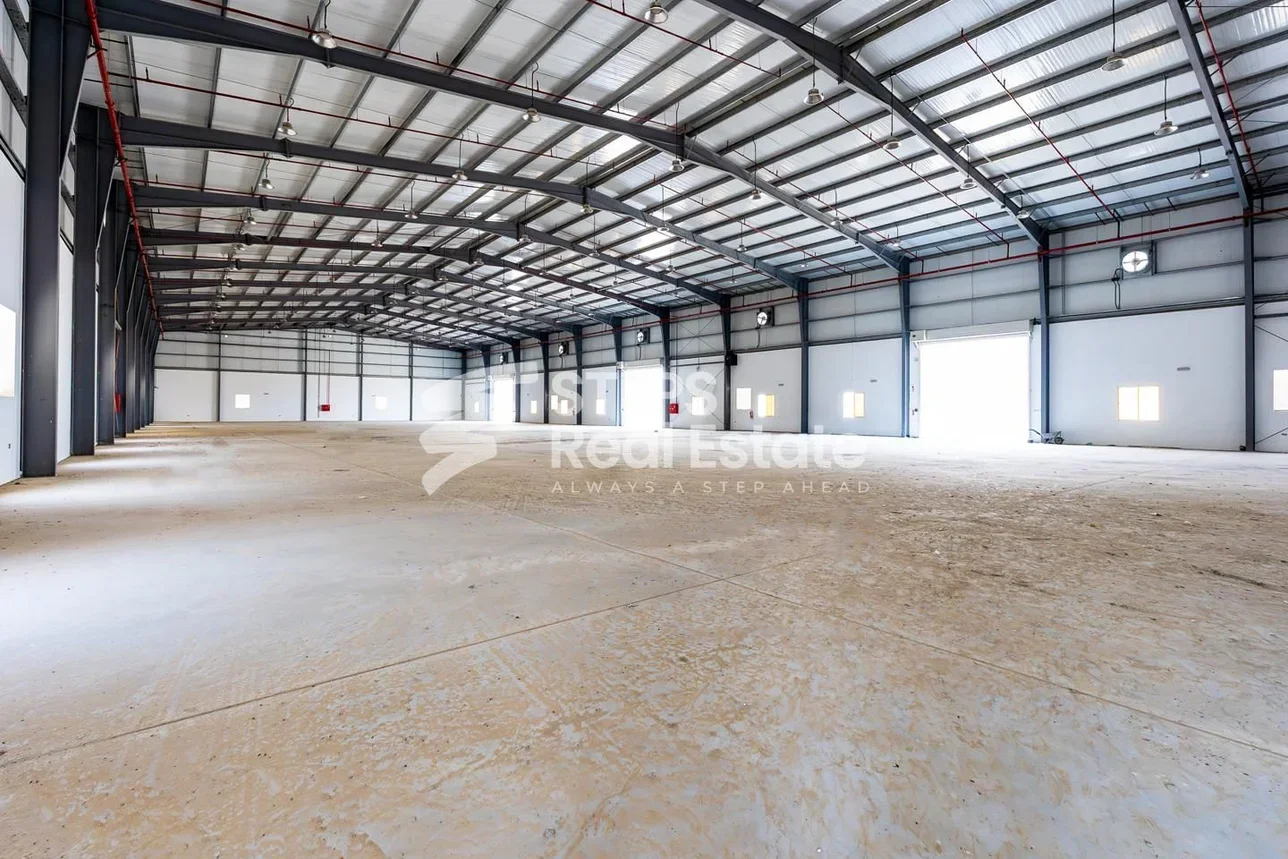 مخازن و مستودعات - الريان  - المنطقة الصناعية  -المساحة: 6932 متر مربع