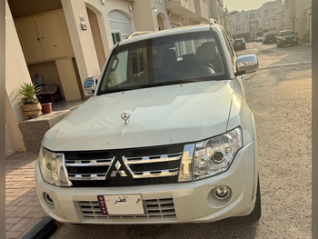 ميتسوبيشي  باجيرو  GLS  2013  اوتوماتيك  290,000 كم  6 سلندر  دفع رباعي  اس يو في  أبيض