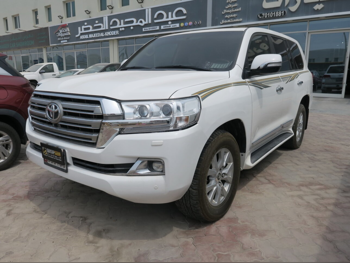 Toyota  Land Cruiser  VXR  2016  Automatic  244,000 Km  8 Cylinder  Four Wheel Drive (4WD)  SUV  White