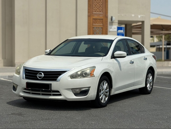 Nissan  Altima  2.5 SV  2015  Automatic  180,000 Km  4 Cylinder  Front Wheel Drive (FWD)  Sedan  White