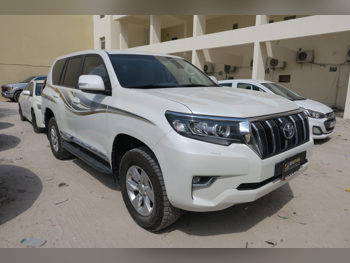 تويوتا  برادو  تي اكس ال  2020  اوتوماتيك  212,000 كم  6 سلندر  دفع رباعي  اس يو في  أبيض