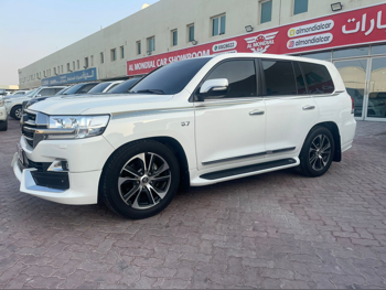 Toyota  Land Cruiser  VXR- Grand Touring S  2020  Automatic  236,000 Km  8 Cylinder  Four Wheel Drive (4WD)  SUV  White