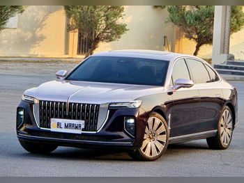 هونغ تشي  اتش 9  2025  اوتوماتيك  12,000 كم  6 سلندر  دفع كلي مستمر  سيدان  أزرق وبيج  تحت الضمان