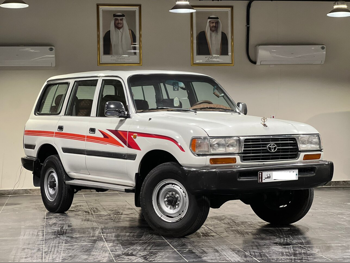 تويوتا  لاند كروزر  في اكس  1997  عادي  320,000 كم  6 سلندر  دفع رباعي  اس يو في  أبيض