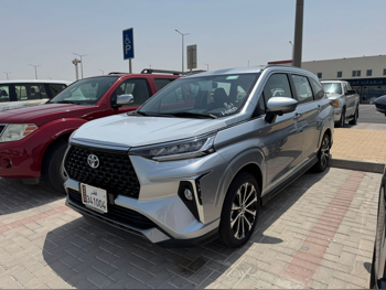 تويوتا  فيلوز  2025  اوتوماتيك  0 كم  4 سلندر  دفع خلفي  اس يو في  فضي  تحت الضمان