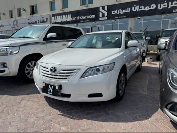 تويوتا  كامري  جي ال  2009  اوتوماتيك  125,000 كم  4 سلندر  سحب امامي  سيدان  أبيض