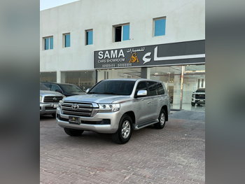 Toyota  Land Cruiser  GXR  2021  Automatic  131,000 Km  6 Cylinder  Four Wheel Drive (4WD)  SUV  Silver