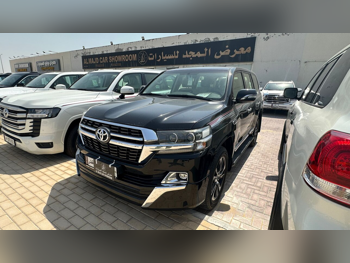 تويوتا  لاند كروزر  جي اكس ار  2021  اوتوماتيك  0 كم  6 سلندر  دفع رباعي  اس يو في  أسود
