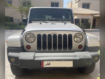 جييب  رانجلار  صحارى  2009  اوتوماتيك  210,610 كم  6 سلندر  دفع رباعي  اس يو في  فضي و أسود