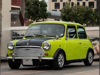 Mini  Cooper  1978  Automatic  100,000 Km  3 Cylinder  Front Wheel Drive (FWD)  Hatchback  Green and Black
