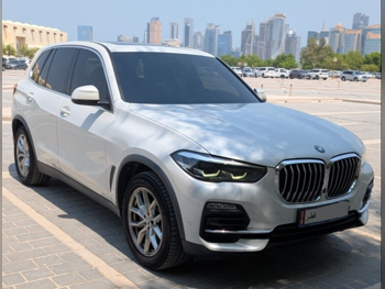 بي ام دبليو  الفئة - اكس  اكس 5 40 اي  2019  اوتوماتيك  96,500 كم  6 سلندر  دفع كلي مستمر  اس يو في  أبيض