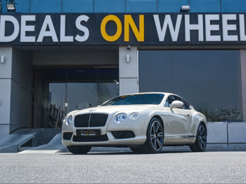 بنتلي  كونتيننتل  جي تي  2014  اوتوماتيك  40,000 كم  8 سلندر  دفع كلي مستمر  كوبيه \ سبورت  كريمي