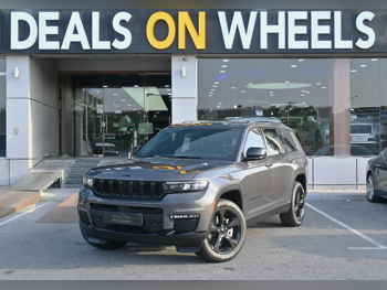 جييب  جراند شيروكي  التيتيود  2023  اوتوماتيك  18,000 كم  6 سلندر  دفع رباعي  اس يو في  رمادي غامق  تحت الضمان