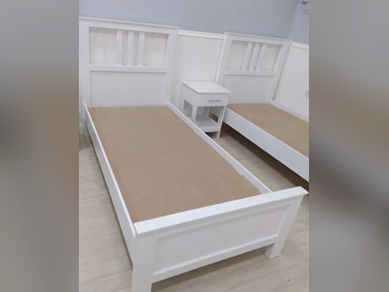 الأسّرة - فردي  - أبيض  - متضمنة المرتبة