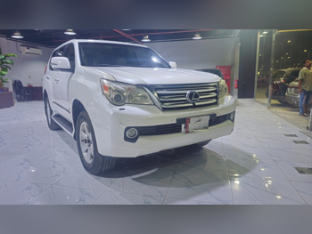 Lexus  GX  460  2013  Automatic  350,000 Km  8 Cylinder  Four Wheel Drive (4WD)  SUV  White