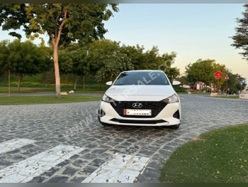 هيونداي  اكسنت  6 سلندر  سيدان  أبيض لؤلؤي  2023