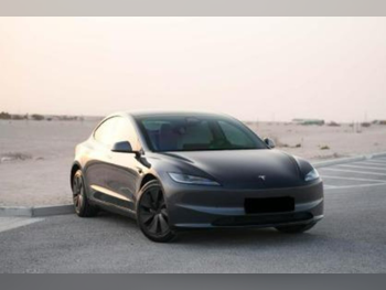 تسلا  مودل 3  لونج راينج  2024  اوتوماتيك  23,000 كم  0 سلندر  دفع كلي مستمر  سيدان  رمادي  تحت الضمان