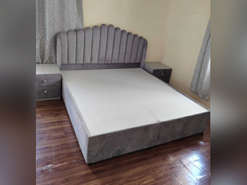 Beds - King  - Gray  - Mattress Included