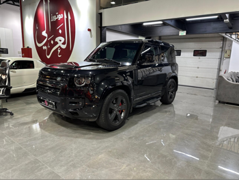 لاند روفر  ديفيندر  90 اتش اس اي  2023  اوتوماتيك  52,000 كم  6 سلندر  دفع رباعي  اس يو في  أسود  تحت الضمان