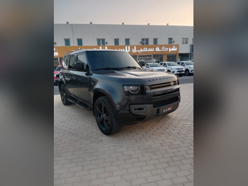 Land Rover  Defender  110  2024  Automatic  44,000 Km  6 Cylinder  Four Wheel Drive (4WD)  SUV  Black  With Warranty