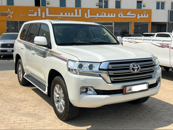 Toyota  Land Cruiser  GXR  2016  Automatic  350,000 Km  6 Cylinder  Four Wheel Drive (4WD)  SUV  White