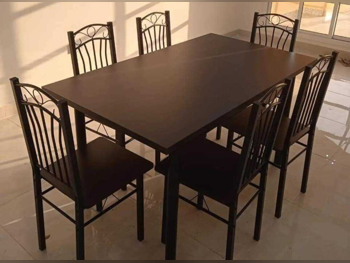 طاولة طعام مع كراسي  - أسود