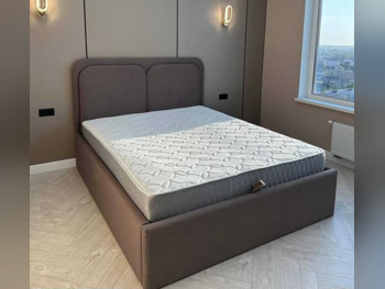 الأسّرة - كوين  - بنى  - متضمنة المرتبة