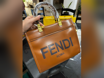 حقيبة توتي  - فندي  - بنى  - جلد نباتي  - نسائي