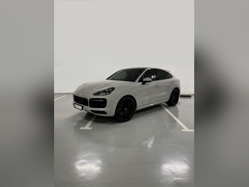 بورش  كيان  جي تي اس كوبيه  2021  اوتوماتيك  60,000 كم  8 سلندر  دفع رباعي  اس يو في  رمادي ناردو