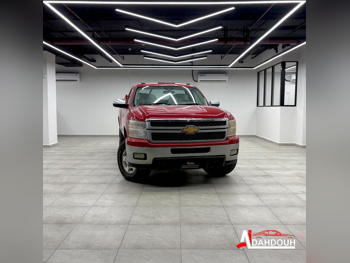 شفروليه  سلفرادو  2500 اتش دي  2013  اوتوماتيك  370,000 كم  8 سلندر  دفع رباعي  بيكب  أحمر