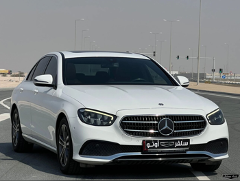 مرسيدس - بنز  اي - كلاس  200  2022  اوتوماتيك  70,000 كم  4 سلندر  دفع خلفي  سيدان  أبيض  تحت الضمان