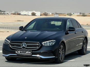 مرسيدس - بنز  اي - كلاس  200  2023  اوتوماتيك  63,000 كم  4 سلندر  دفع خلفي  سيدان  أسود  تحت الضمان