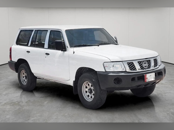 نيسان  باترول  سفاري  1999  عادي  242,000 كم  6 سلندر  دفع رباعي  اس يو في  أبيض