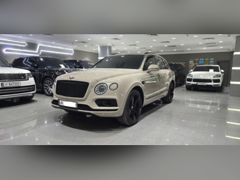 Bentley  Bentayga  S  2019  Automatic  64,000 Km  8 Cylinder  Four Wheel Drive (4WD)  SUV  White
